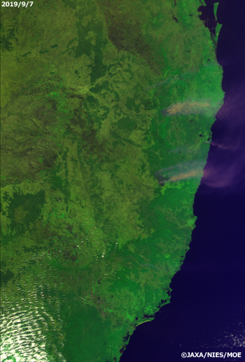 RGB composite images of the eastern Australia captured by CAI onboard IBUKI (GOSAT). From top left; September 1, September 7 2019 /From bottom left; difference between November 6 and November 9. Each data of band 2 (674 nm), band 3 (870 nm) and band 1(380 n) was allocated to RGB.