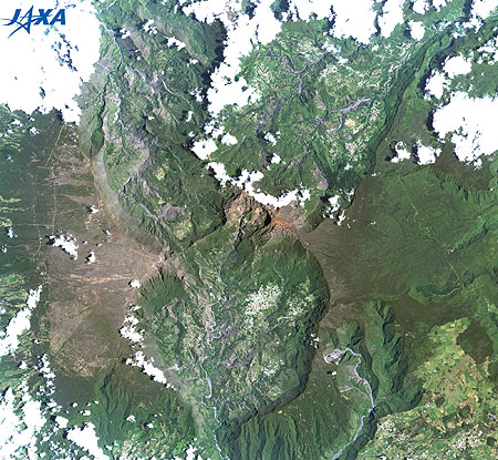 ピトン・デ・ネージュ山のカルデラの拡大図